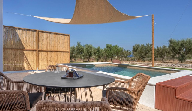 Apartment 'With Private Pool No 2' with Private Garden, Wi-Fi and Air Conditioning