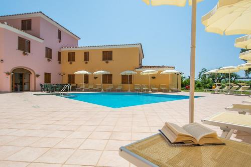 Apartment with shared pool