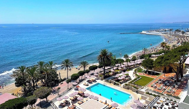 Apartment with Shared Pool, with Sea View, Wi-Fi and Air Conditioning