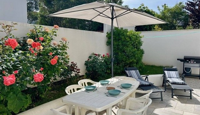 Apartment with terrace, 2 bedrooms, near beach - 4 guests