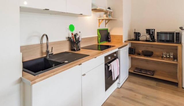 Apartment with veranda and 3 bedrooms in Guingamp