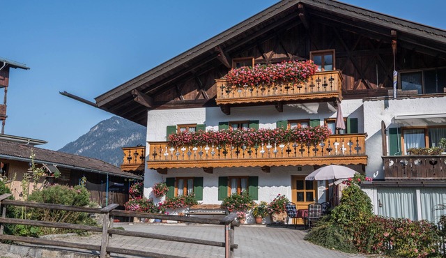 Apartment Zugspitze with Terrace, Mountain view & Wi-Fi