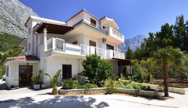 Apartments Ana, (13811), Baška Voda, hr