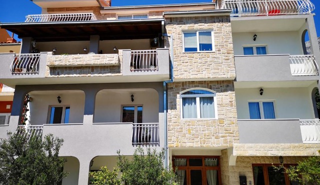 Apartments and Rooms Villa Dona