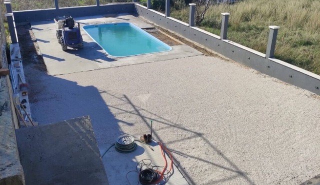 Apartments Andrea - Three Bedroom Apartment with Shared Swimming Pool