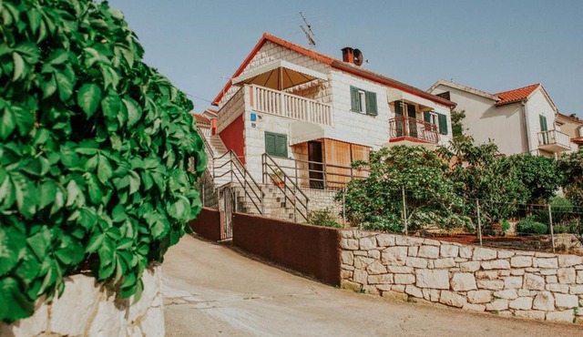 Apartments Doulos