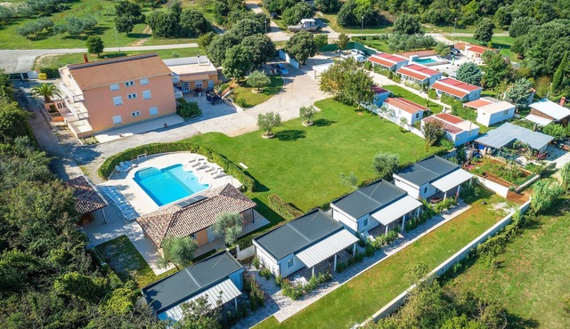 Apartments with Shared Pool Rocco 1
