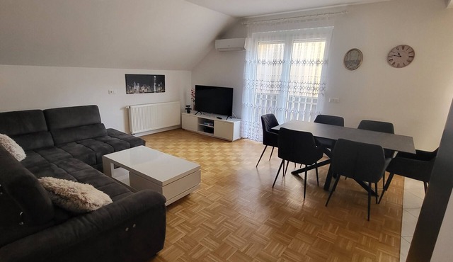 Apartments Želimlje - Three Bedroom Apartment 3 (zgoraj)