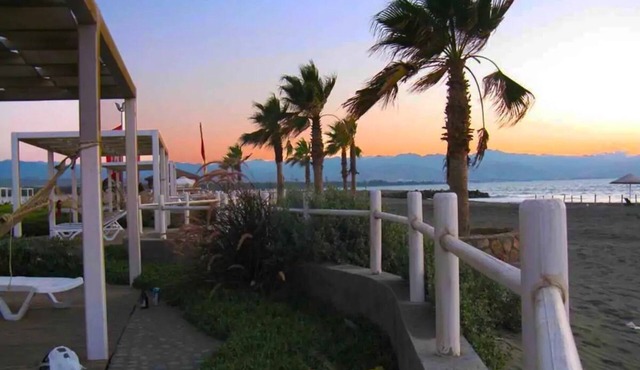 Aphrodite Beachfront Apartment 50m to the beach