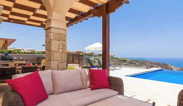 Aphrodite Hills Mythos Collection AV06