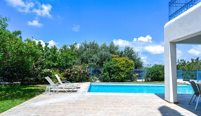 Aphrodite's Haven: Villa Bliss,1458