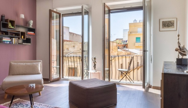 Aphrodite's retreat elegance in the heart of Cagliari, enchanting sea