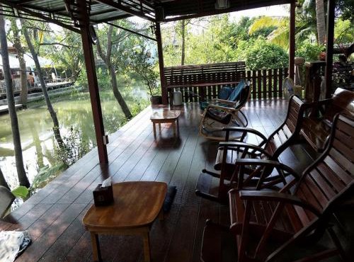 Aple Homestay