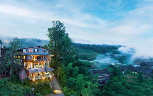 Aplo Leisure B&B Longji