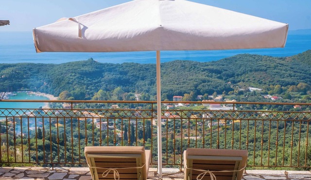 Apolis Luxury Villa - Three Bedroom Villa, Sleeps 7