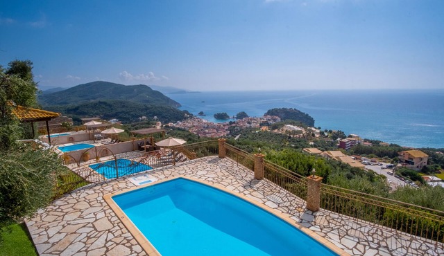 Apolis Villas & Suites