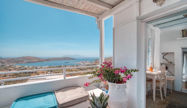 Apollo Suite Serifos