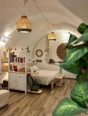 Apollonia suite