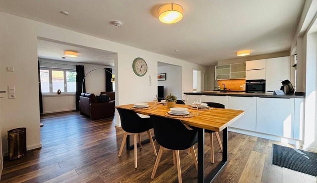 Aposto Apartments Am Marktplatz 13 with Private Terrace and Wi-Fi