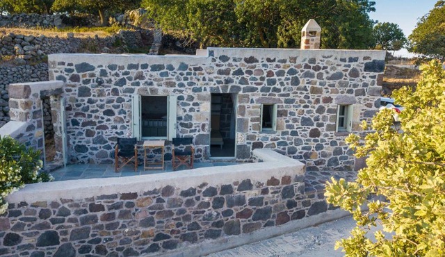 Apostrophe Traditional Residence in Nisyros with arcurated interior. Privacy & Authenticity