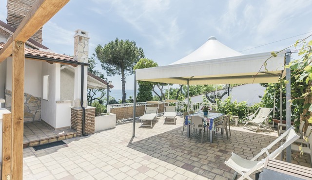 app. 1 Villa Osca a view of the sea and trabocchi, holiday abruzzo