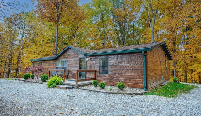 Appalachian - Family Cabin with Hot Tub & Fishing near downtown Nashville