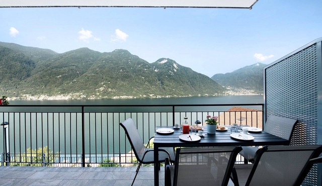 Appartamento "3 Il Tornante" with Lake & Mountain Views, Wi-Fi, A/C & Balcony