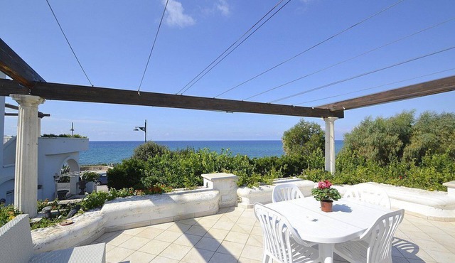 Appartamento Apollonia A: A bright and sunny one-story apartment that is part of a villa situated at a short distance from the beach, with Free WI-FI.