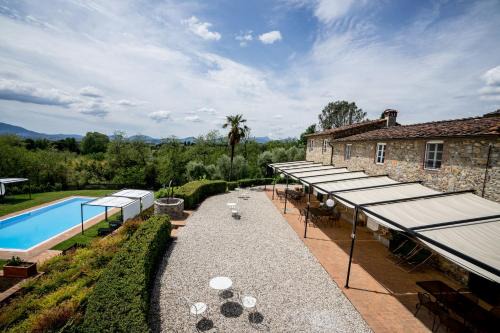 Appartamento con magnifica vista e piscina