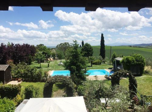 Appartamento con Piscina e Giardino a Siena