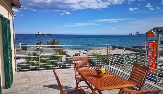 Appartamento deluxe con terrazza sul mare
