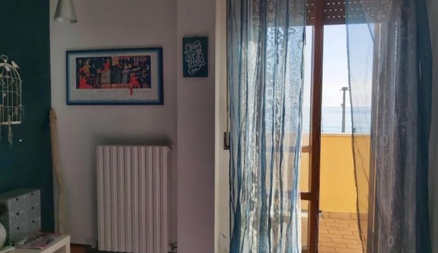 Appartamento moderno primissima fila mare