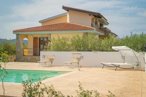 Appartamento Posada 6 posti letto con piscina e parcheggio vicino al mare