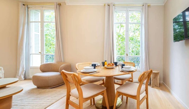 Appartement climatisé décoré avec goût - Paris 17