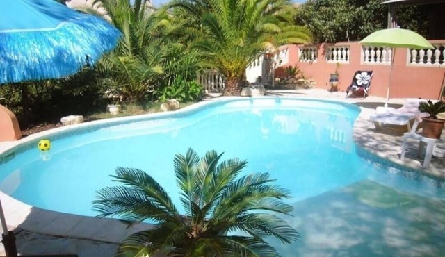 Appartement Dans Propriété au Calme Avec Piscine