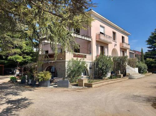 Appartement entier, jacuzzi et parc