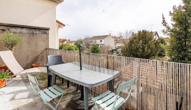Appartement F3 Avec Terrasse et Stationnement Gratuit Proche Paris et Aéroport