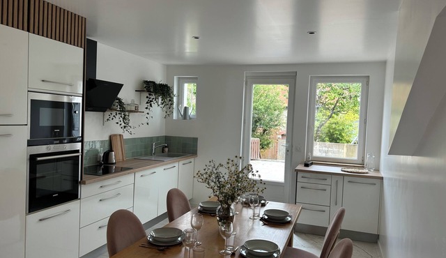 Appartement Lumineux et Calme Avec Terrasse et Jardin Dans Centre Ville de Vire