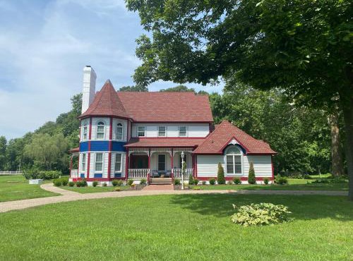 Apple Crest Inn