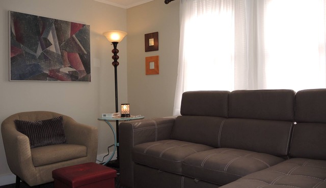 Apple Tree Oneonta NEW Renovation, Under 1 mile to All Star Village, 2 bdrm home
