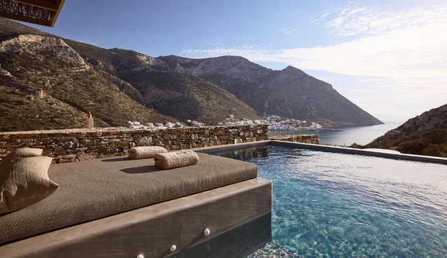 Apsila Pool Suites