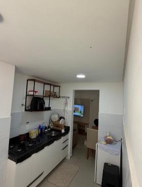 Apt 102