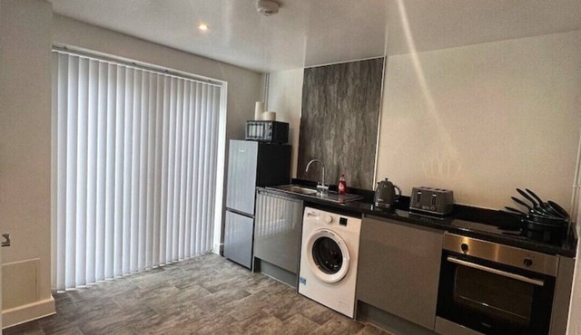 Apt 2: Comfortable newly refurbished apartment