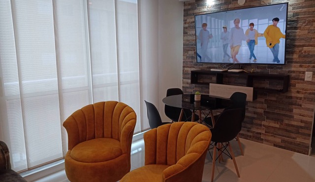 Apt EXCELLENT LOCATION, 5 min from CC VENTURA PLAZA!