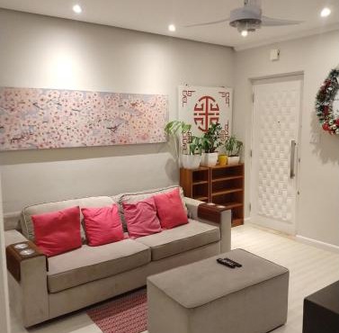 Apt Guarujá lado praia 2 Dorm FAN 2 WI-FI , Netflix, mobiliado, Ar, 1vaga, até 6 pessoas