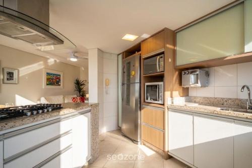 Apt in Condo w/Pool and Sea View SEY0302