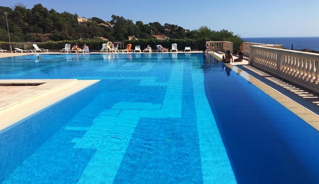 APT. LA CORNICHE 810 - LES ISSAMBRES F -