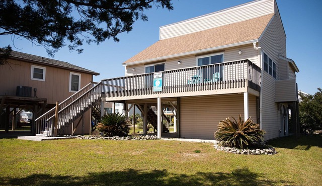 Apt Not: Comfortable, Open Home One Block from Beach with Screened Porch