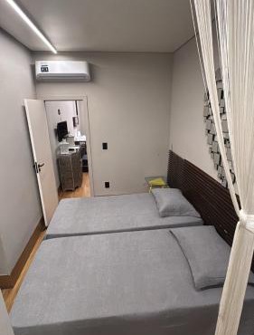 Apt novo no centro com garagem, ar condicionado, Ufla-Unilavras-Restaurantes-Padaria-Mercados