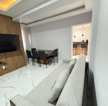 Apto com garagem e ar